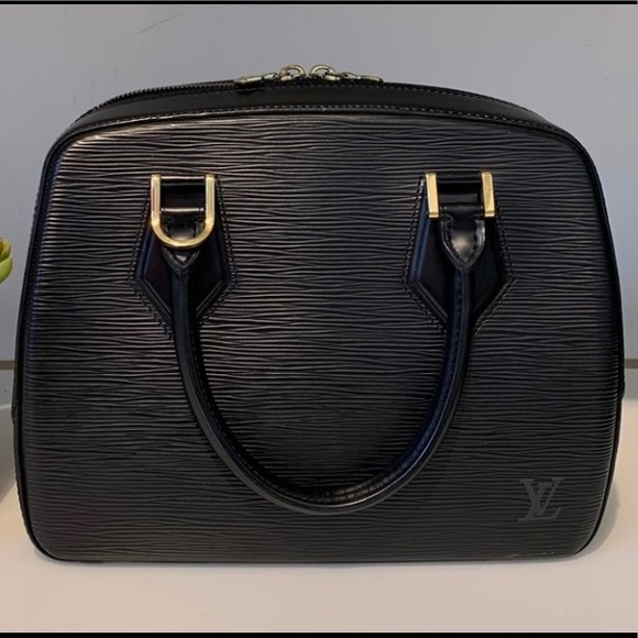 Louis Vuitton Sablons Epi - Picture 1 of 16